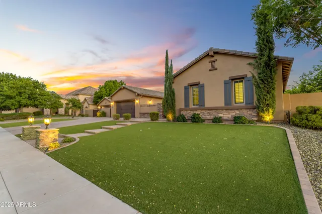 $1,400,000 | 6961 East Ivyglen Street, Mesa, AZ 85207