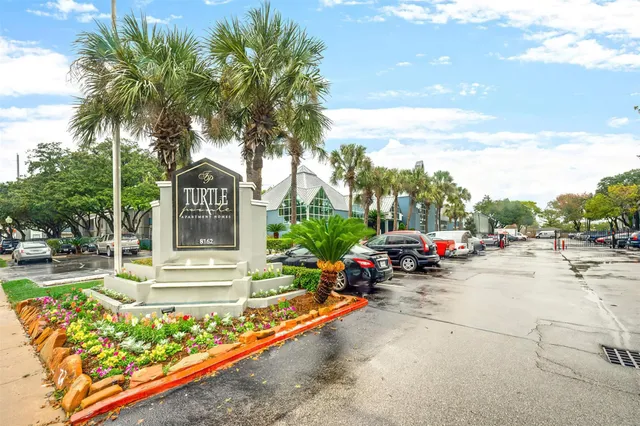 $1,155 | 8162 Richmond Avenue, Unit 901, Houston, TX 77063