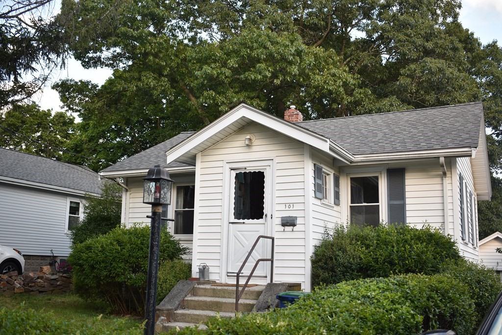 101 Edgehill Road Braintree, MA 02184 - Photo 2 of 21