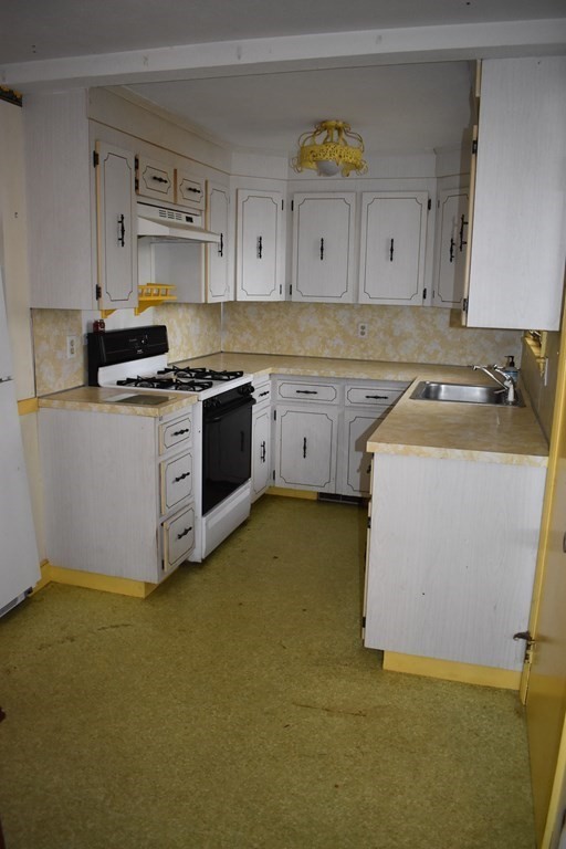 101 Edgehill Road Braintree, MA 02184 - Photo 8 of 21