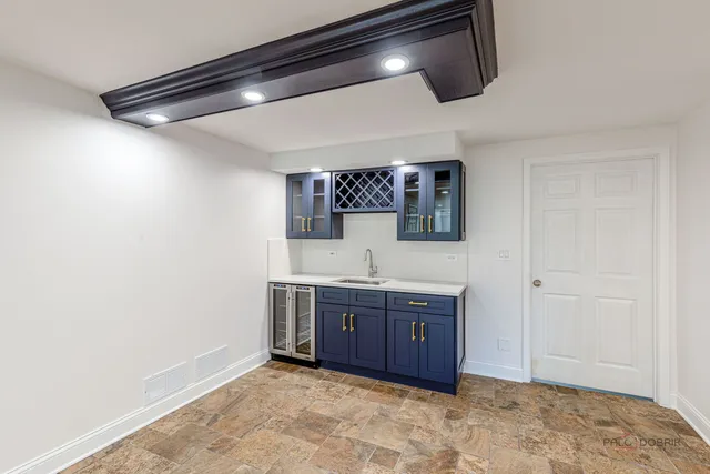 $1,089,000 | 12 Riderwood Road, North Barrington, IL 60010