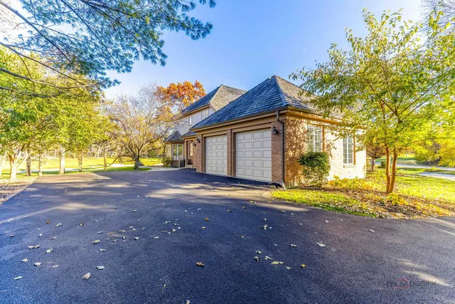 $1,089,000 | 12 Riderwood Road, North Barrington, IL 60010