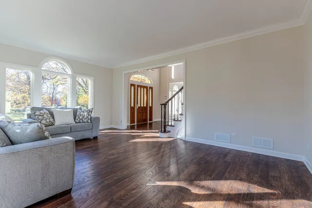 $1,089,000 | 12 Riderwood Road, North Barrington, IL 60010