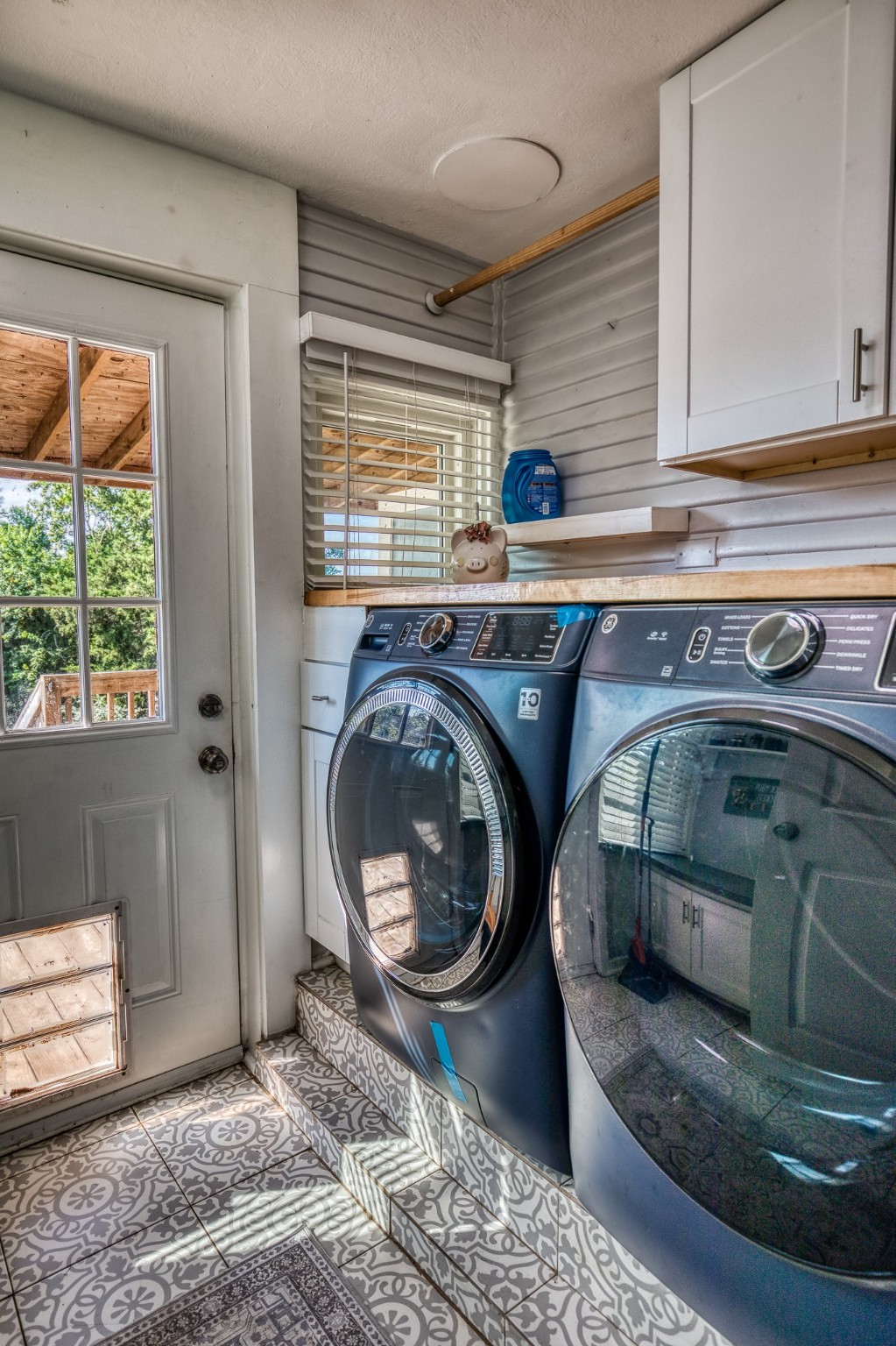 10347 Pless Road Cat Spring, TX 78933 - Photo 10 of 19 a view of washer and dryer