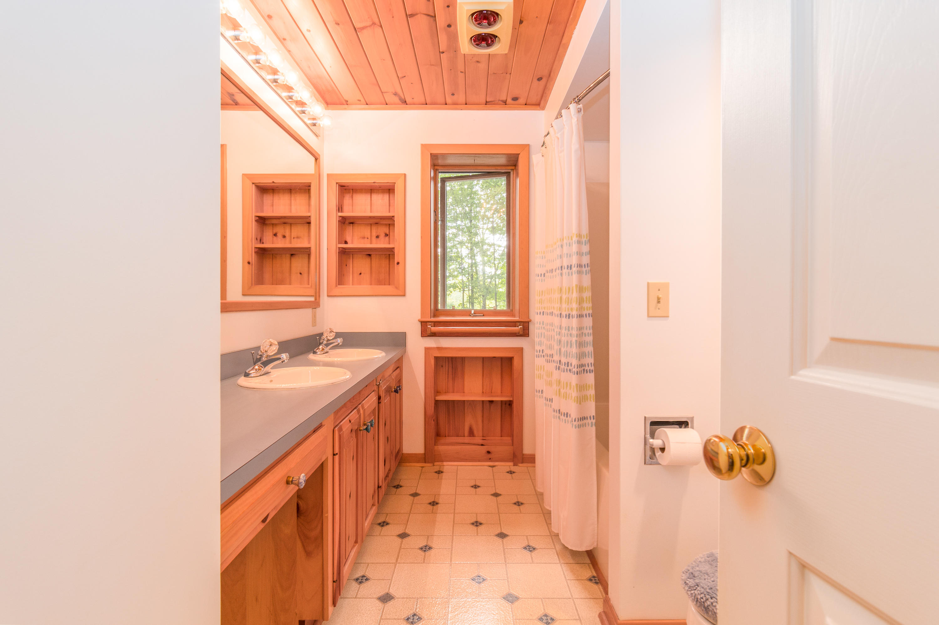 71 Summit Road Gray, ME 04039 - Photo 16 of 36 Bathroom