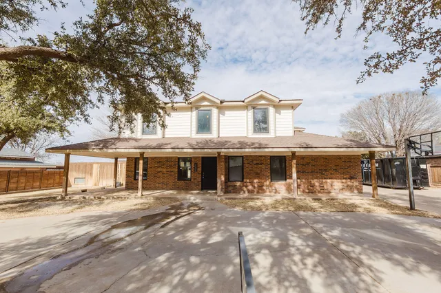 $389,000 | 2508 North 4th Street, Tahoka, TX 79373
