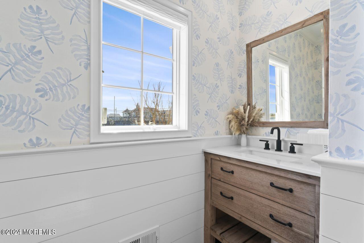 1 Pershing Boulevard Lavallette, NJ 08735 - Photo 20 of 58 First Floor Bath