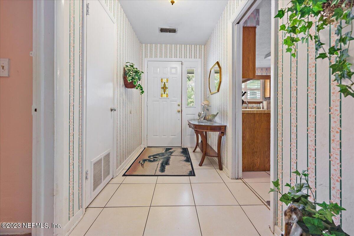 1235 Seminole Road Atlantic Beach, FL 32233 - Photo 5 of 34 05-Foyer