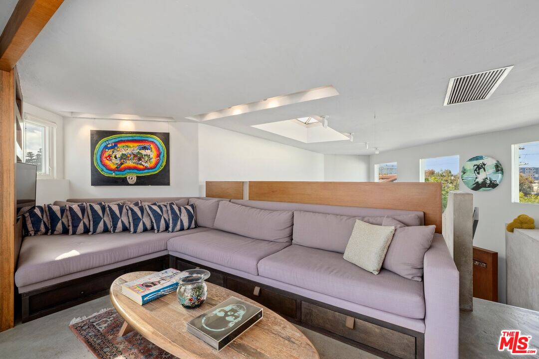 24 Eastwind Street, Unit 2 Marina del Rey, CA 90292 - Photo 10 of 46