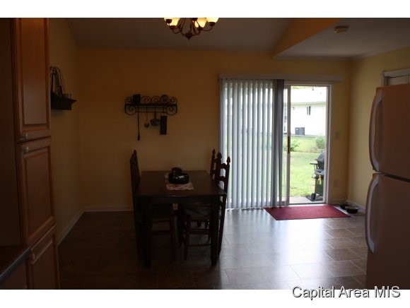 17030 River View Road Petersburg, IL 62675 - Photo 5 of 15 Gallery Image 5