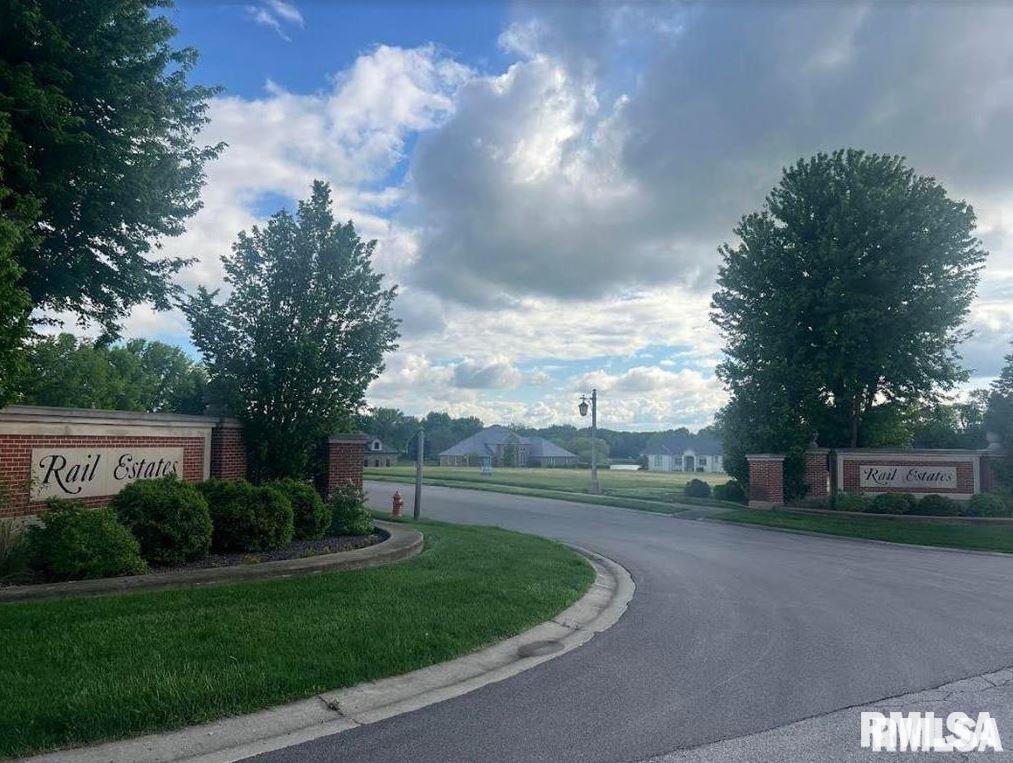 1237 Golf Crest Court Sherman, IL 62707 - Photo 3 of 4