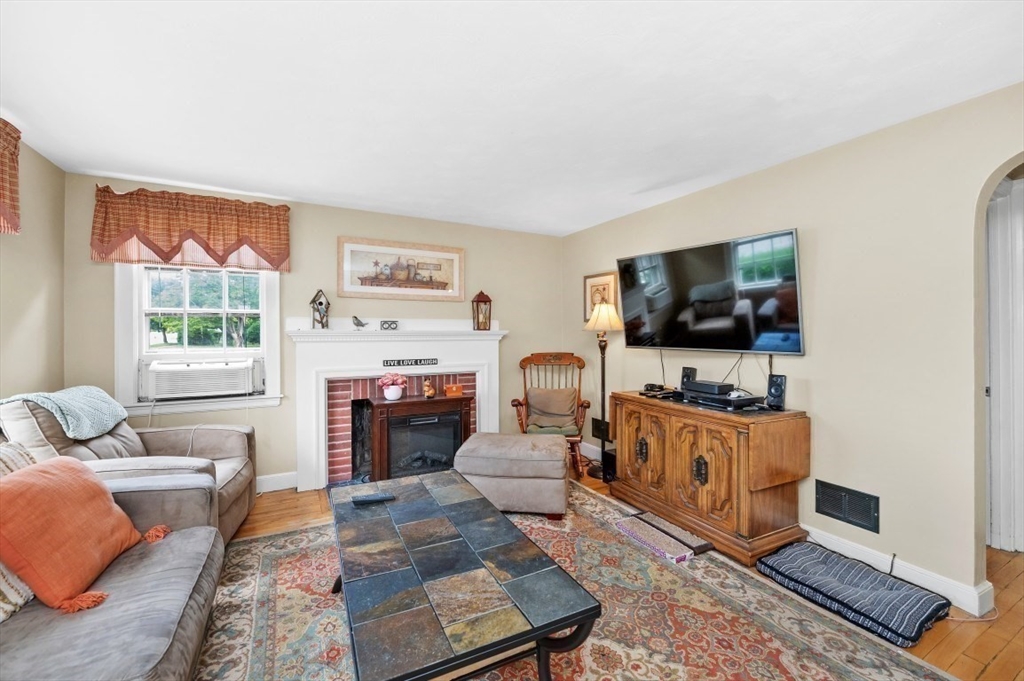 111 Warren Street Waltham, MA 02453 - Photo 9 of 42