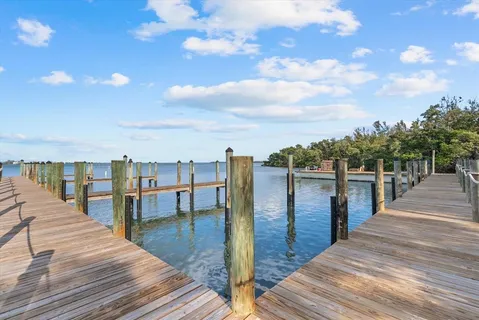 $5,995,000 | 7143 La Lenaire Drive, Longboat Key, FL 34228