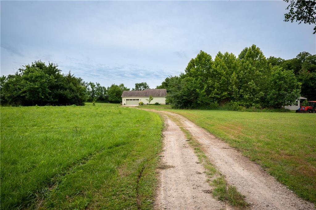 34664 Spring Valley Road Paola, KS 66071 - Photo 9 of 82 Gallery Image 9