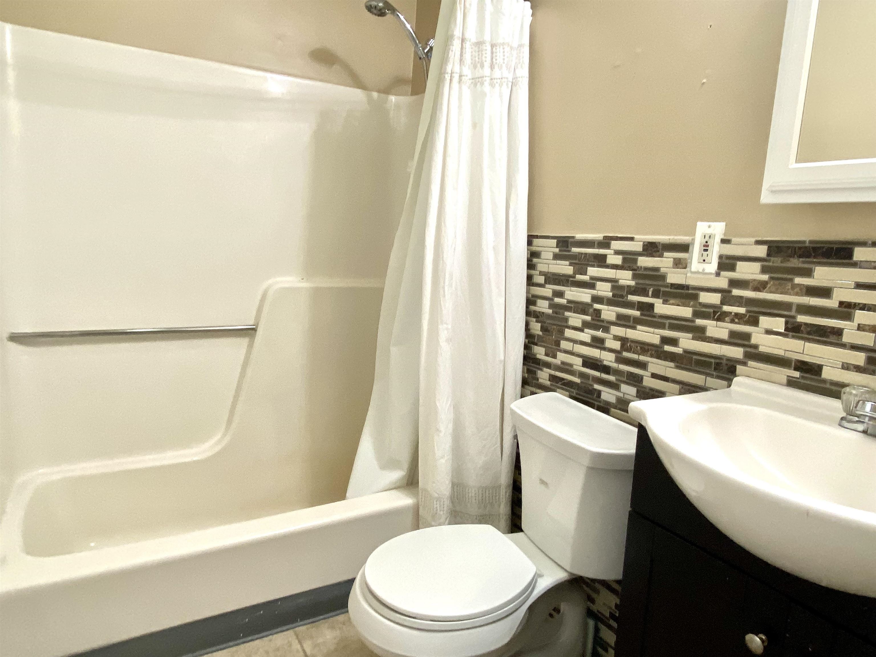 121 Cluff Crossing Road, Unit 30 Salem, NH 03079 - Photo 11 of 14