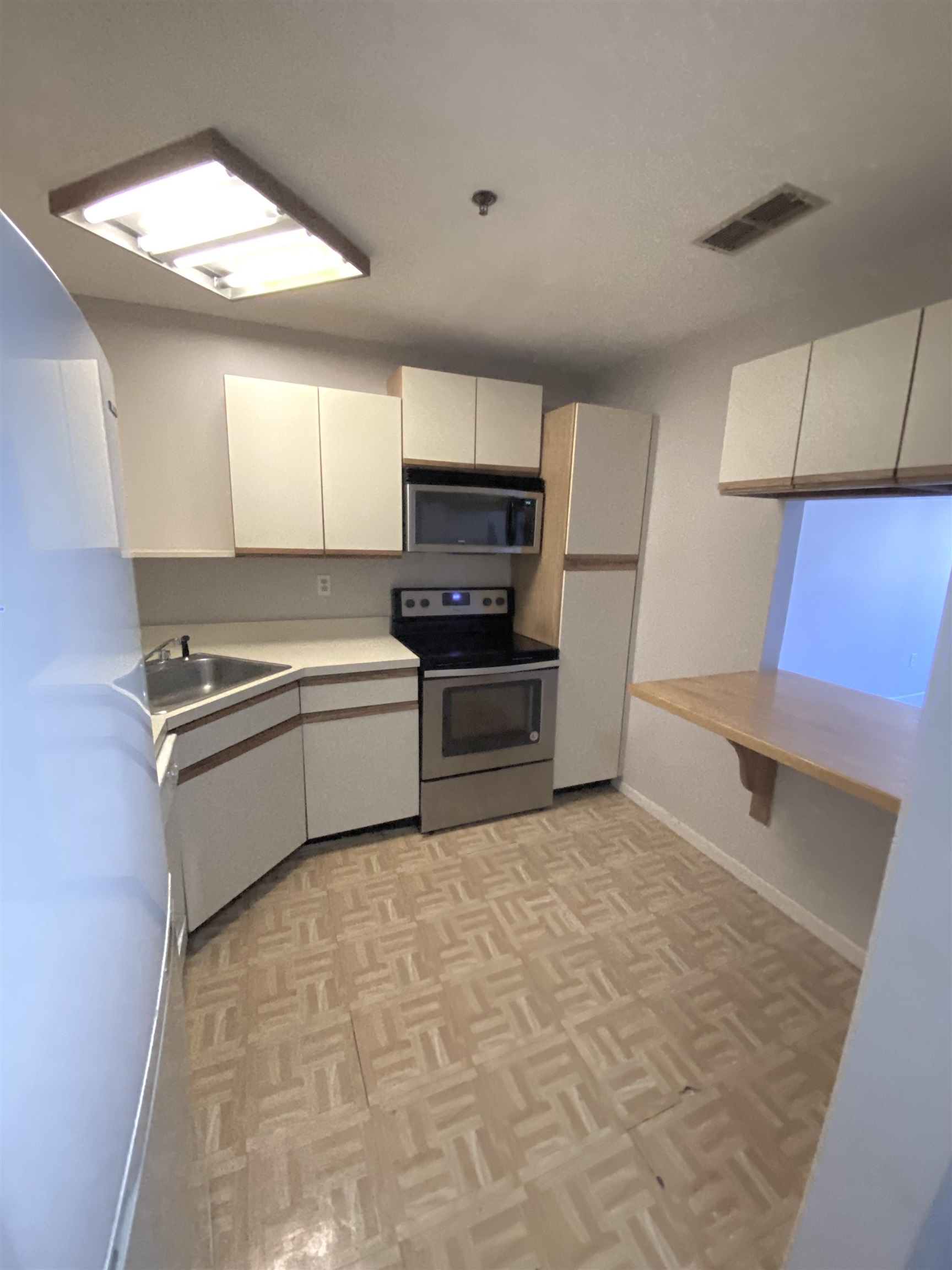 121 Cluff Crossing Road, Unit 30 Salem, NH 03079 - Photo 4 of 14
