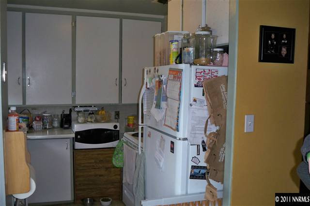 820 Lodge Avenue Reno, NV 89503 - Photo 5 of 9 a room with refrigerator and washer