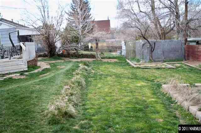 820 Lodge Avenue Reno, NV 89503 - Photo 8 of 9 a view of a yard with a house