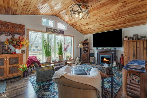 $350,000 | 4226 Roselawn Avenue, Columbus, IN 47203