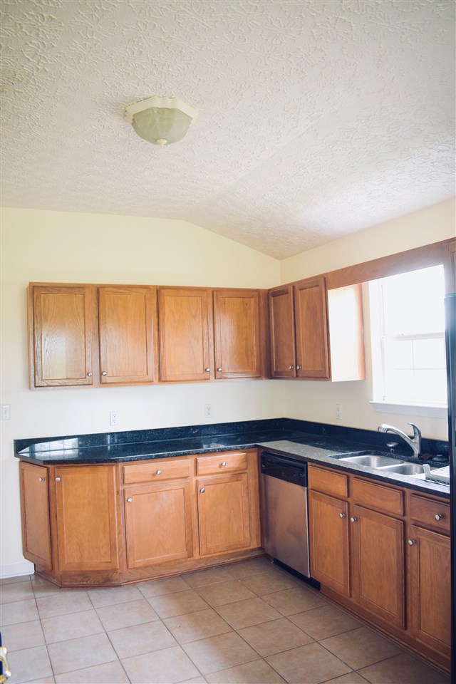 9029 Sherman Road Foley, AL 36535 - Photo 13 of 18 Kitchen