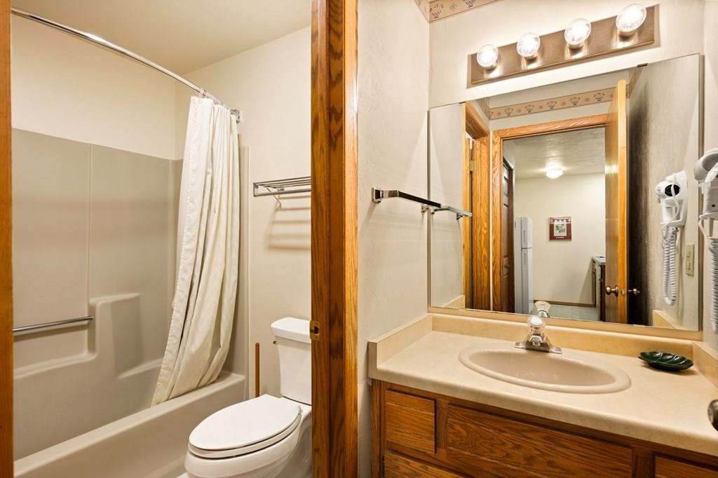 4940 North Landmark Circle, Unit 3232 Egg Harbor, WI 54209 - Photo 13 of 27