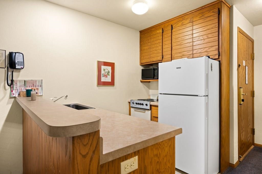 4940 North Landmark Circle, Unit 3232 Egg Harbor, WI 54209 - Photo 5 of 27