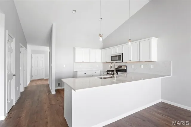 $251,900 | 2 Carolina At River Bluffs Meadows, Florissant, MO 63031