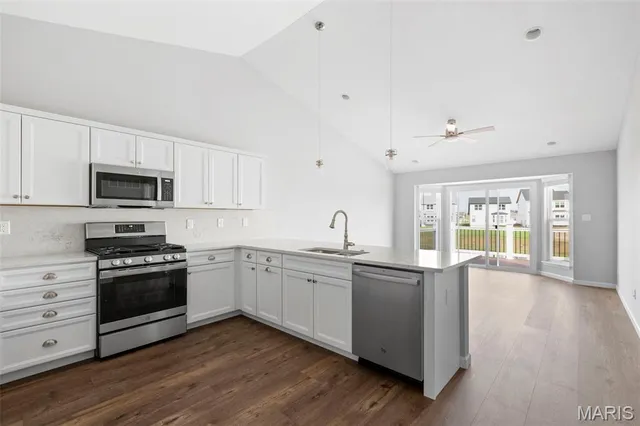 $251,900 | 2 Carolina At River Bluffs Meadows, Florissant, MO 63031