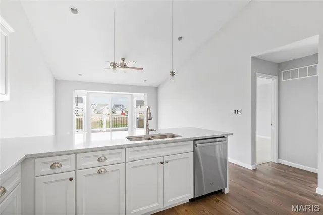 $251,900 | 2 Carolina At River Bluffs Meadows, Florissant, MO 63031