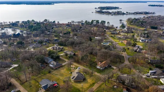 a view of a tennis court