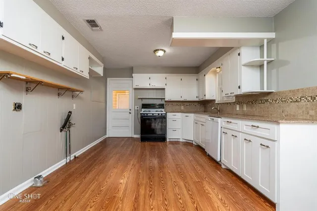 $1,400 | 1002 South San Jose Drive, Abilene, TX 79605