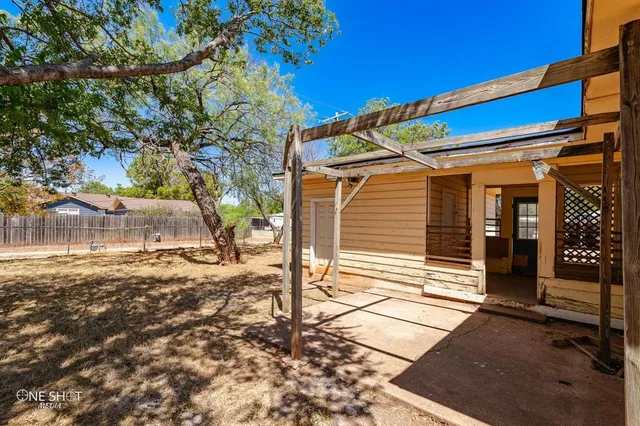 $1,400 | 1002 South San Jose Drive, Abilene, TX 79605