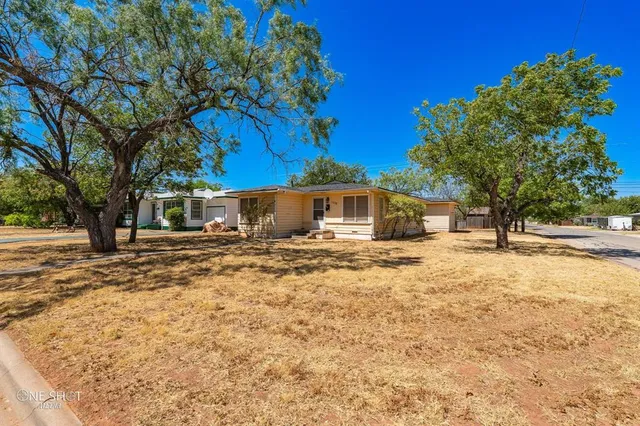 $1,400 | 1002 South San Jose Drive, Abilene, TX 79605