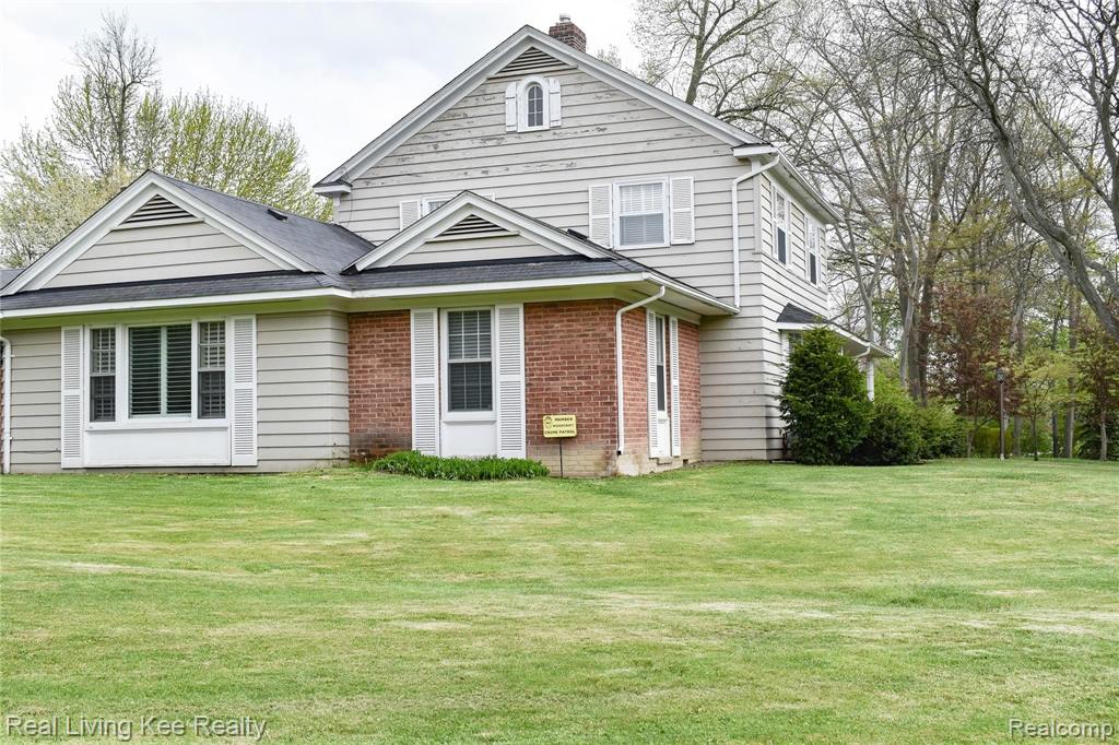 2001 Colchester Road Flint, MI 48503 - Photo 2 of 28