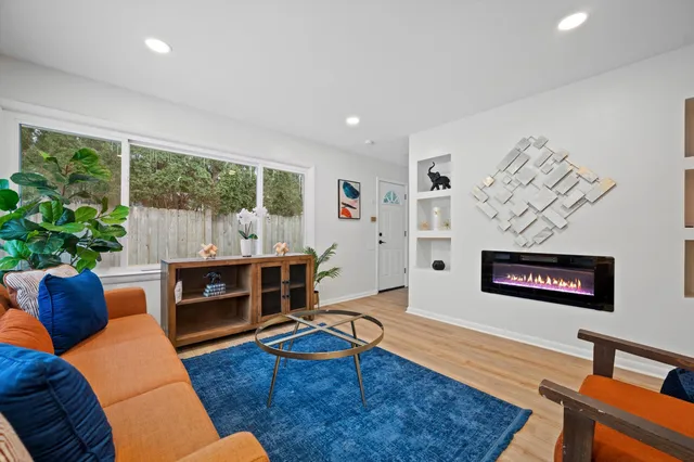 $525,000 | 7216 North Mohawk Avenue, Glendale, WI 53217