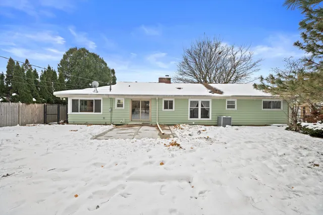 $525,000 | 7216 North Mohawk Avenue, Glendale, WI 53217