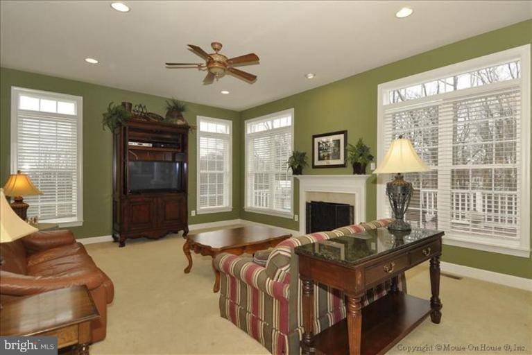 23100 Persimmon Ridge Road Clarksburg, MD 20871 - Photo 12 of 26 Family Room