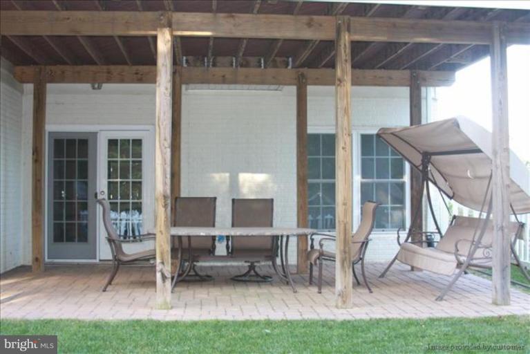 23100 Persimmon Ridge Road Clarksburg, MD 20871 - Photo 4 of 26 Patio