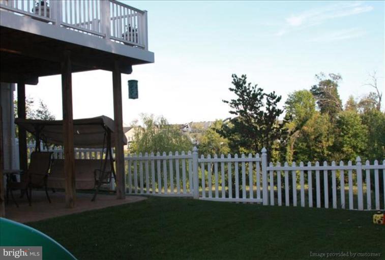 23100 Persimmon Ridge Road Clarksburg, MD 20871 - Photo 5 of 26 Back yard