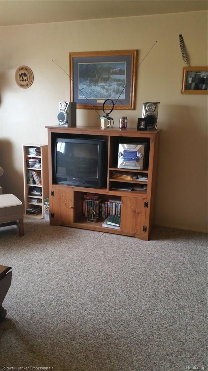 13550 Hough Road Allenton, MI 48002 - Photo 14 of 46 South Duplex Living Room
