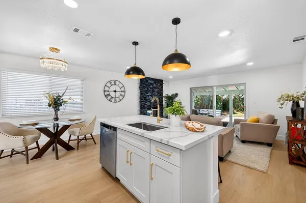 a view of a kitchen area