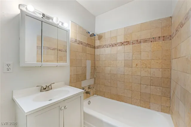 $1,095 | 5104 Pebble Beach Boulevard, Unit 4, Las Vegas, NV 89108