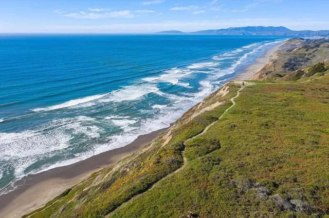 $1,488,888 | 20 Palisades Drive, Daly City, CA 94015