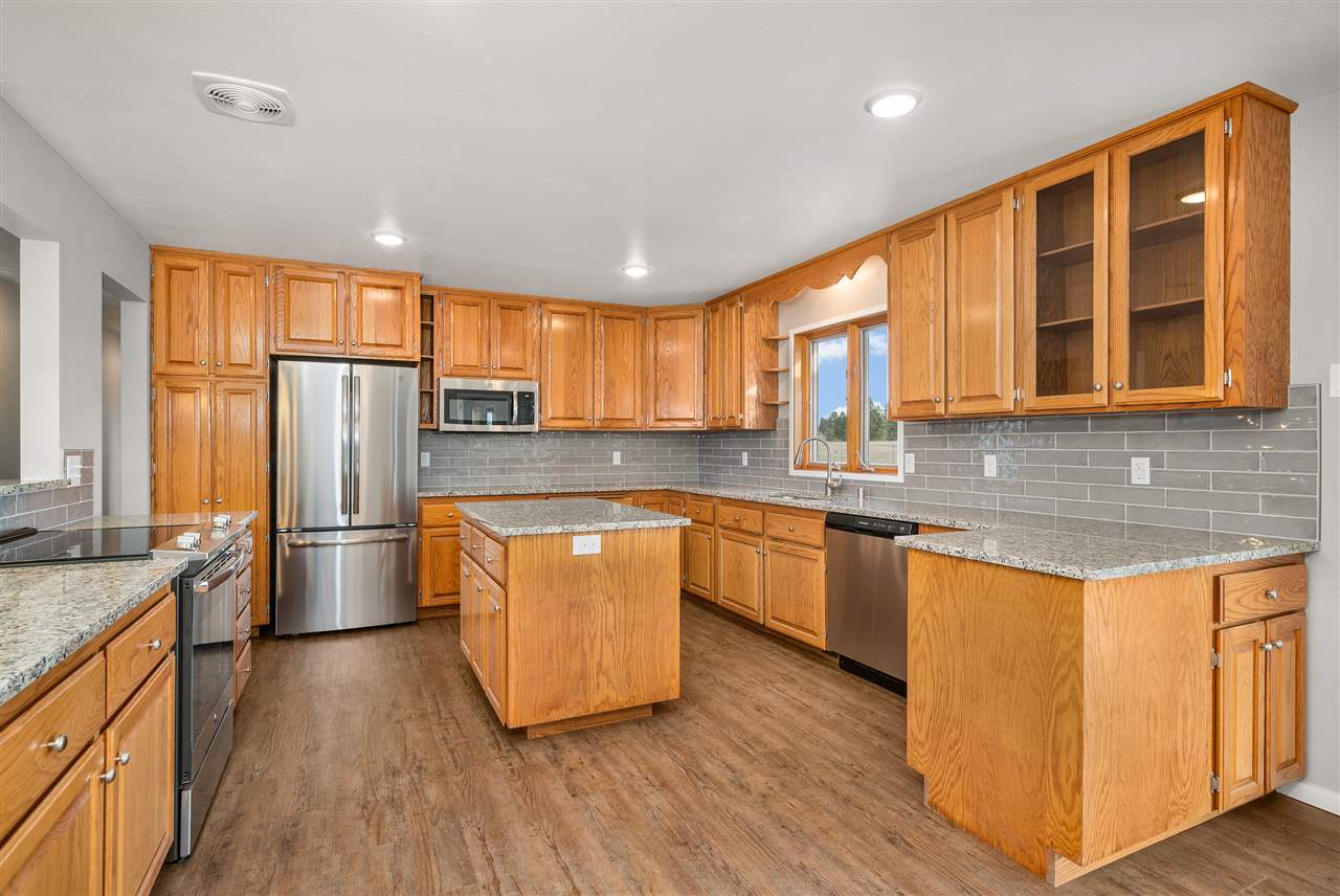 1305 West Viewmont Road Spokane, WA 99224 - Photo 6 of 20