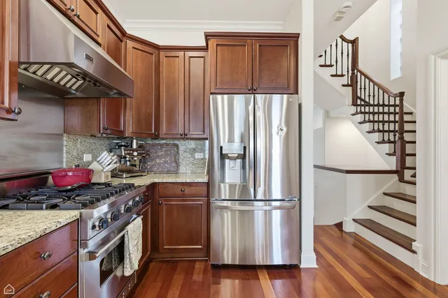 $12,995 | 952 North Racine Avenue, Chicago, IL 60642