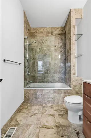 $12,995 | 952 North Racine Avenue, Chicago, IL 60642