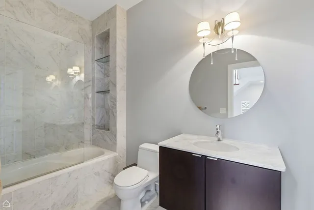 $12,995 | 952 North Racine Avenue, Chicago, IL 60642