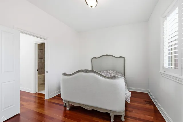 $12,995 | 952 North Racine Avenue, Chicago, IL 60642