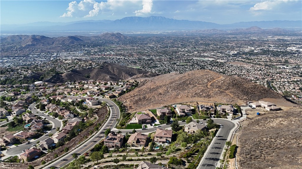 16861 Ridge Cliff Drive Riverside, CA 92503 - Photo 12 of 75 Gallery Image 12