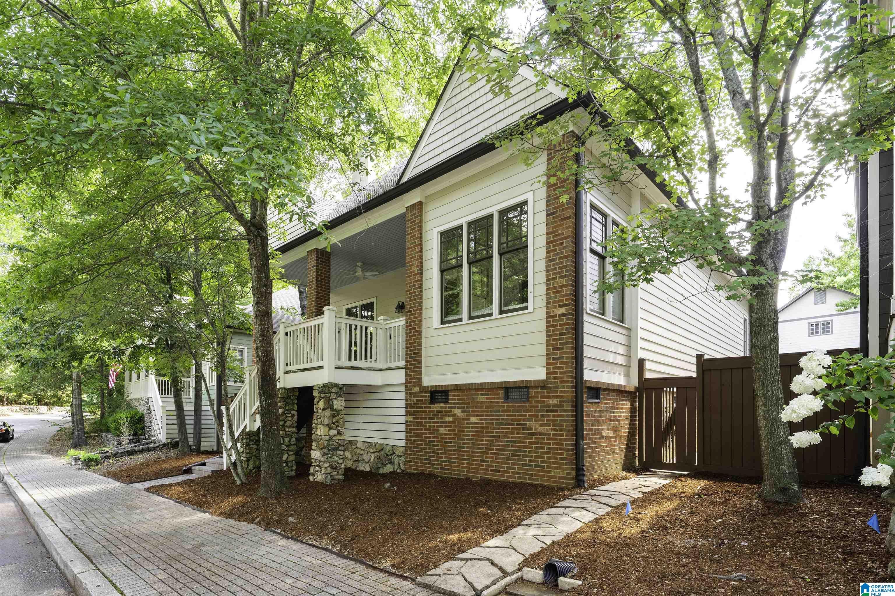 218 Hawthorn Street Birmingham, AL 35242 - Photo 3 of 79
